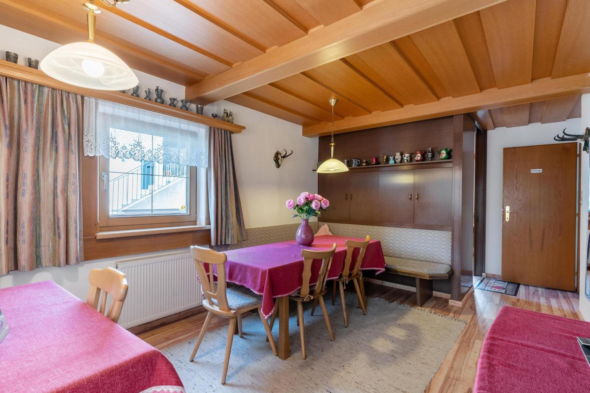 Haus Anemone Lägenhet Seefeld in Tirol Rum bild